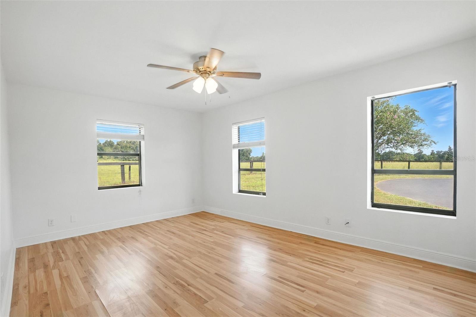 Image 31 of 61 For 1960 150th Street