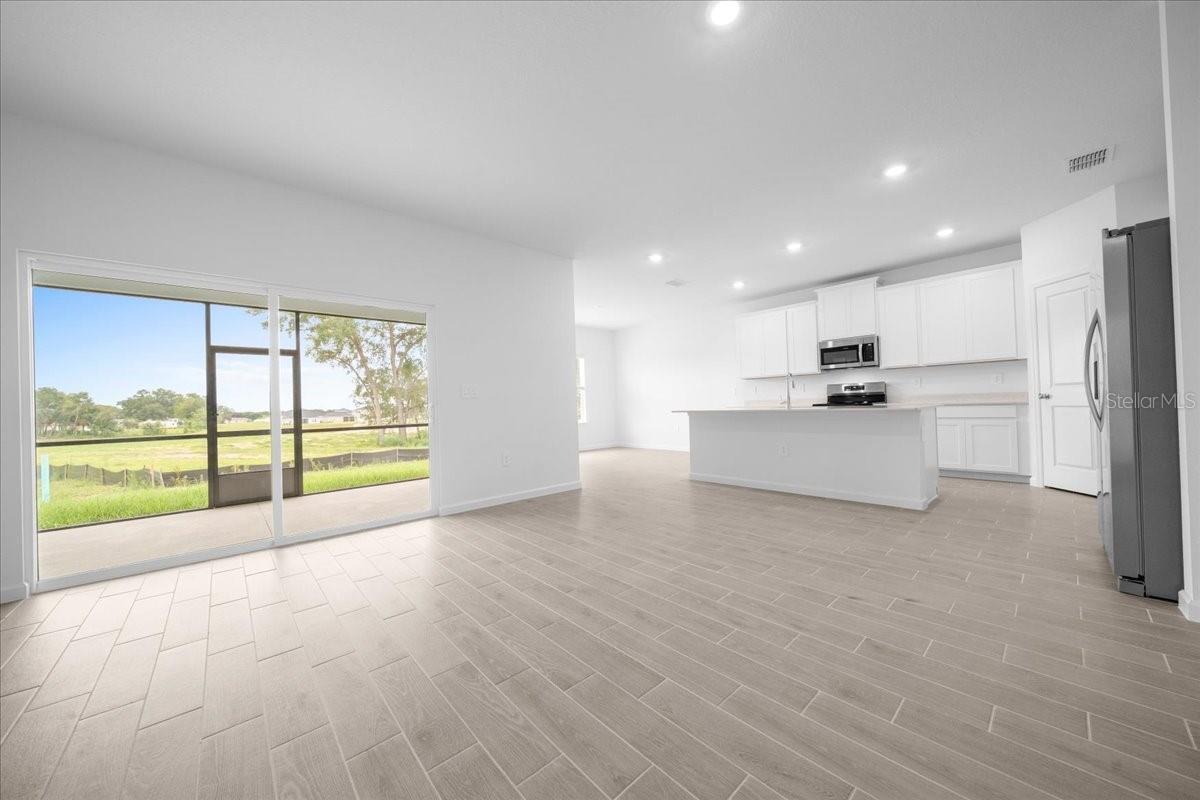 Image 4 of 39 For 8885 68th Terrace Road