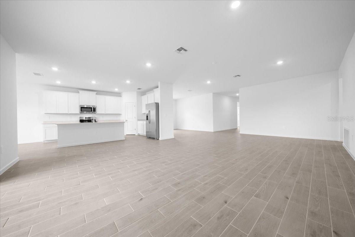 Image 5 of 39 For 8885 68th Terrace Road
