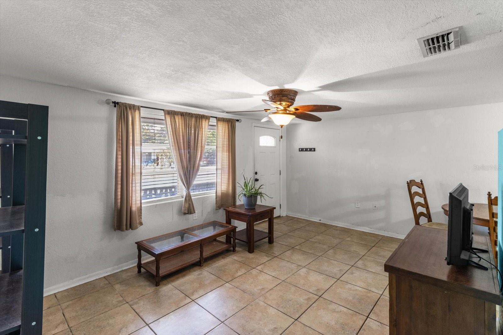 Image 6 of 42 For 32 Barbour Street