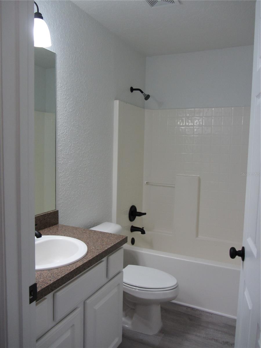 Image 19 of 28 For 271 Emerald Road
