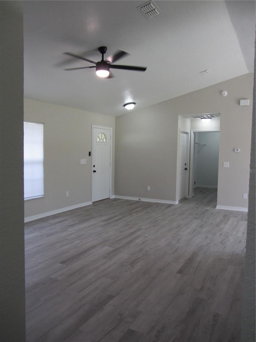 Image 3 of 28 For 271 Emerald Road