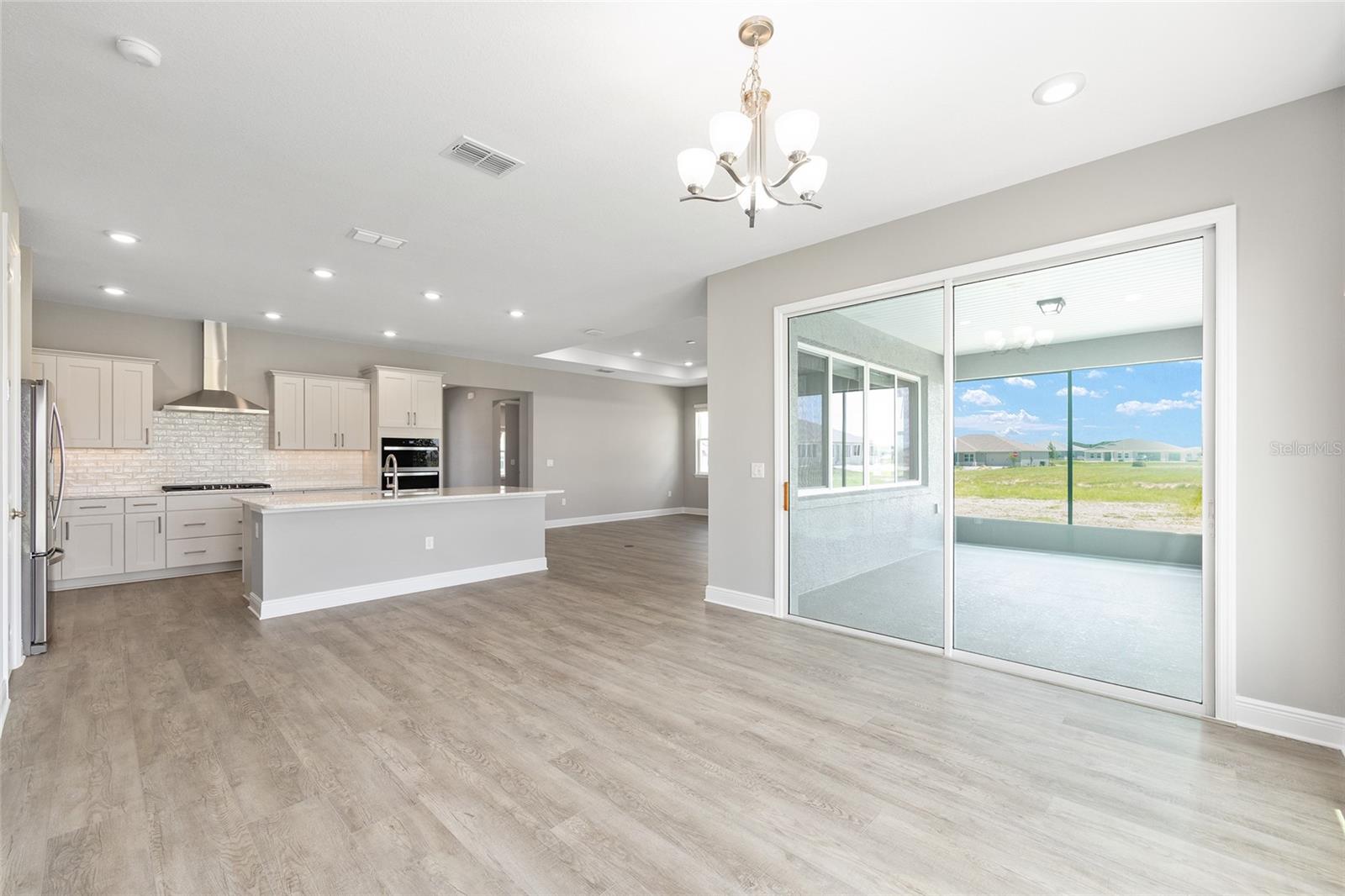 Image 15 of 43 For 8496 101st Avenue