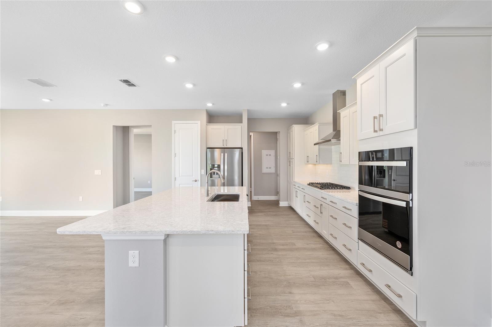 Image 19 of 43 For 8496 101st Avenue