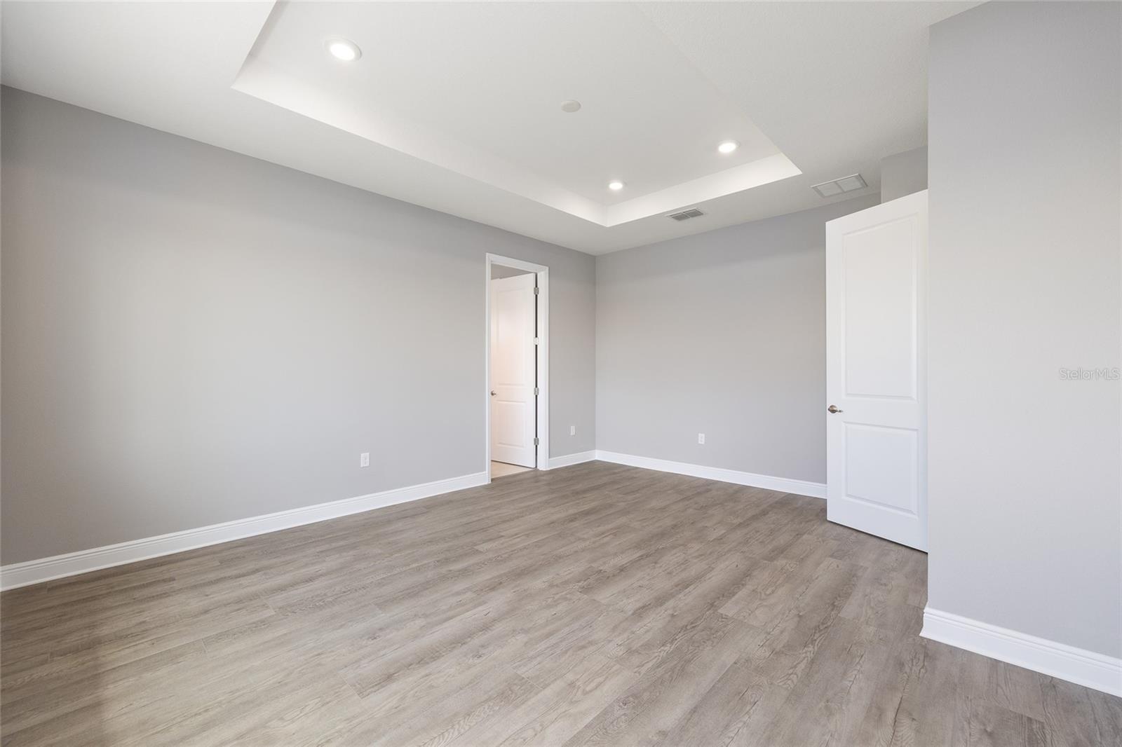 Image 23 of 43 For 8496 101st Avenue