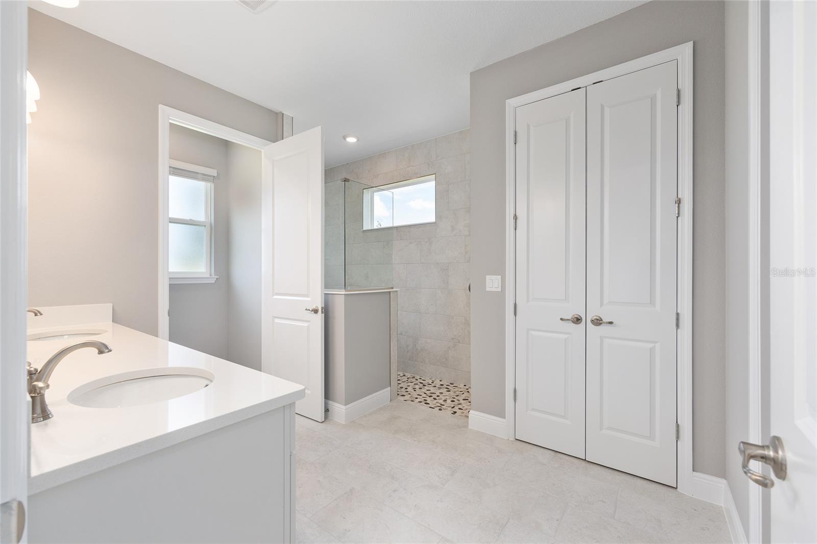 Image 25 of 43 For 8496 101st Avenue