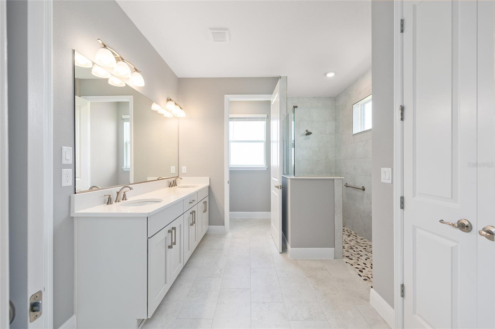 Image 26 of 43 For 8496 101st Avenue