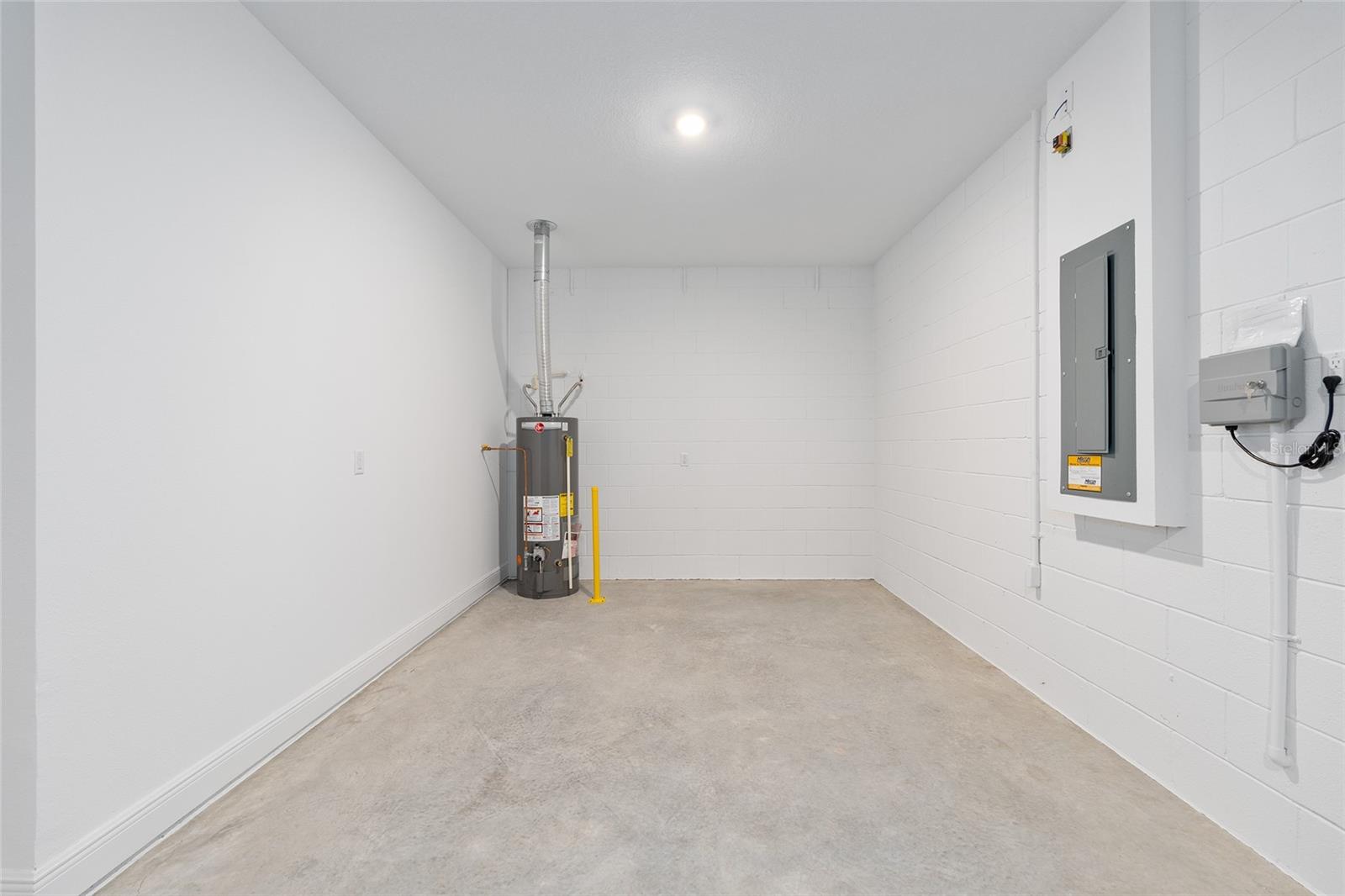 Image 37 of 43 For 8496 101st Avenue