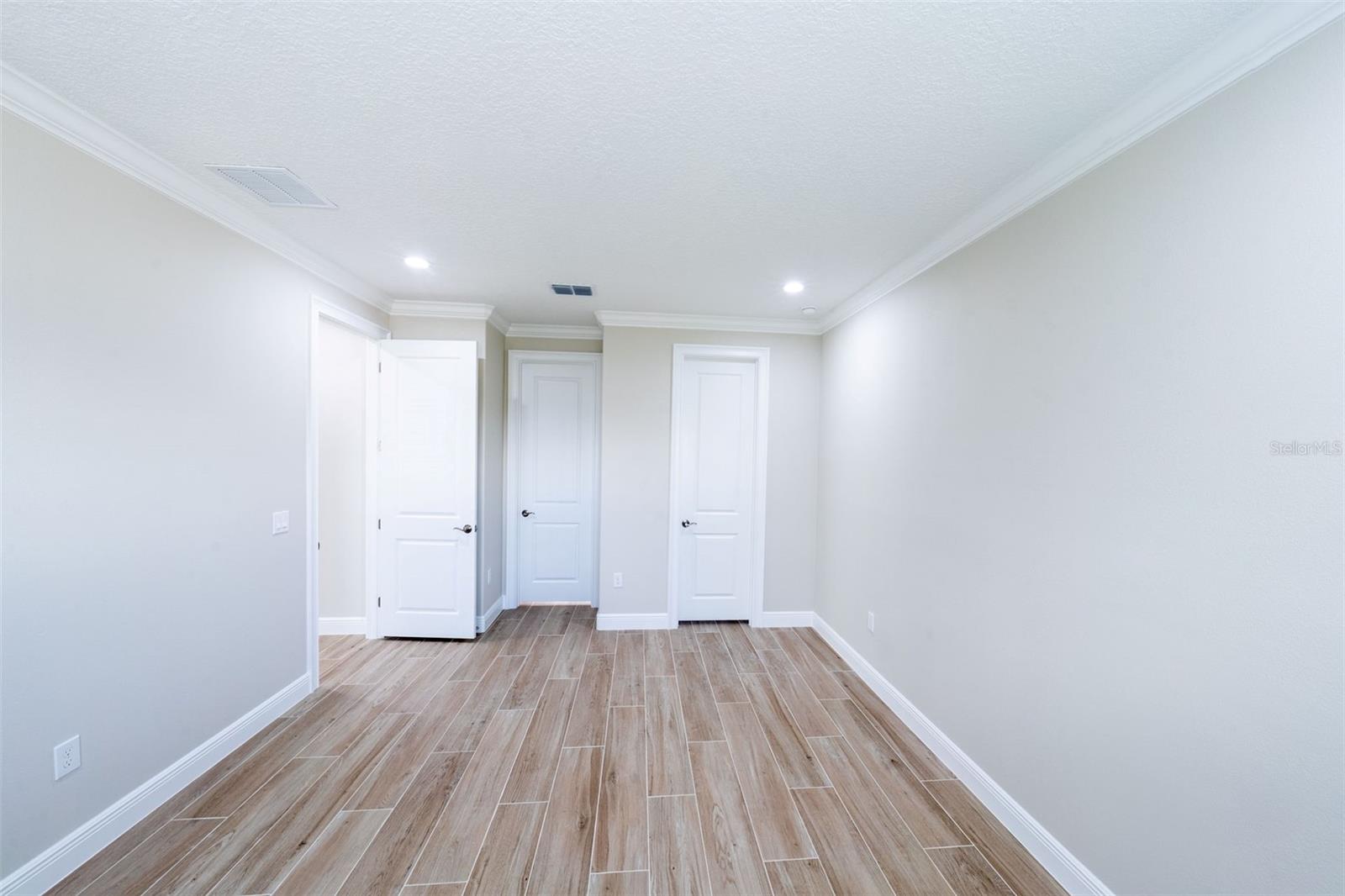 Image 20 of 43 For 8517 159th Place