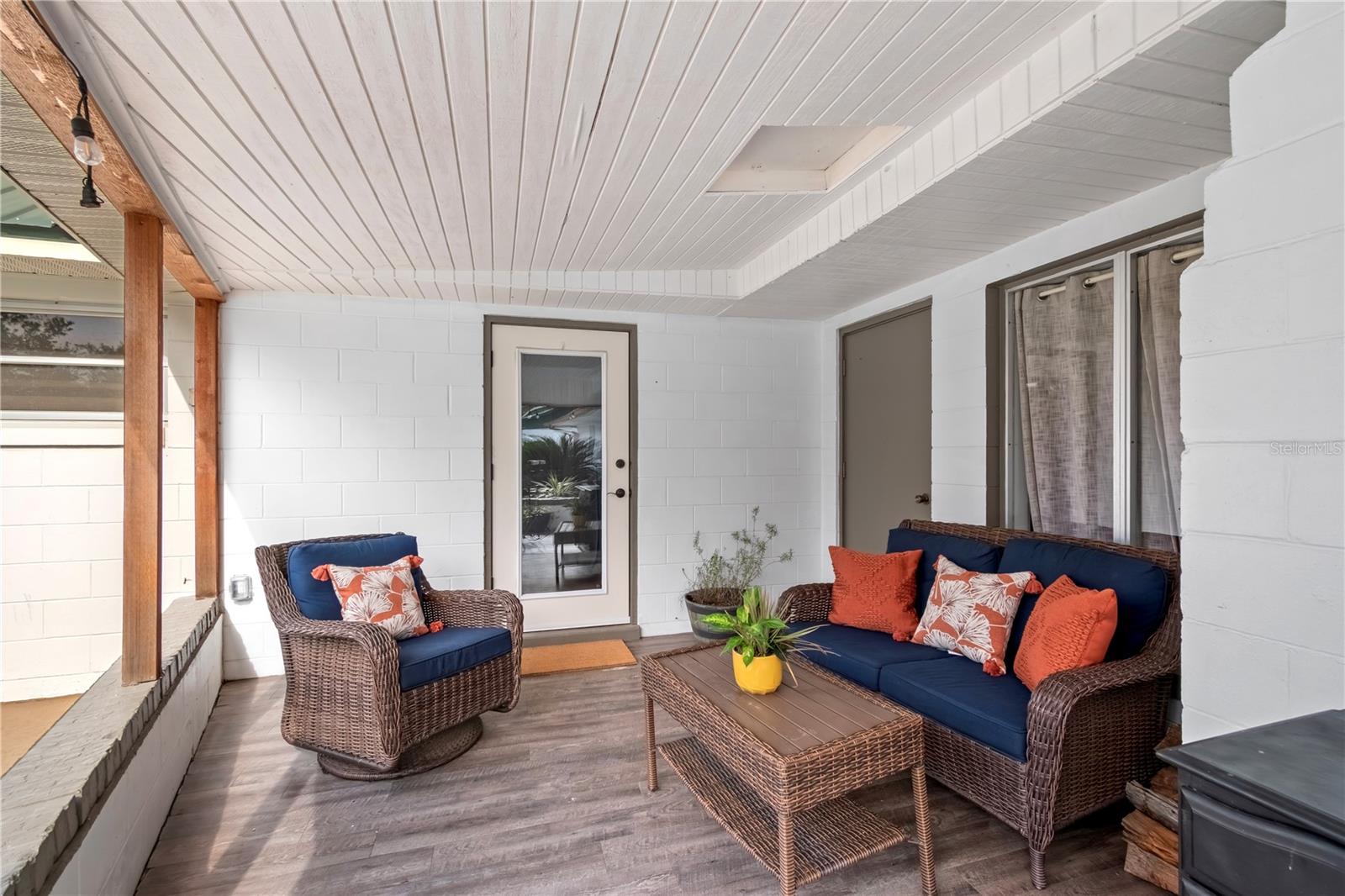 Image 20 of 49 For 2135 8th Street