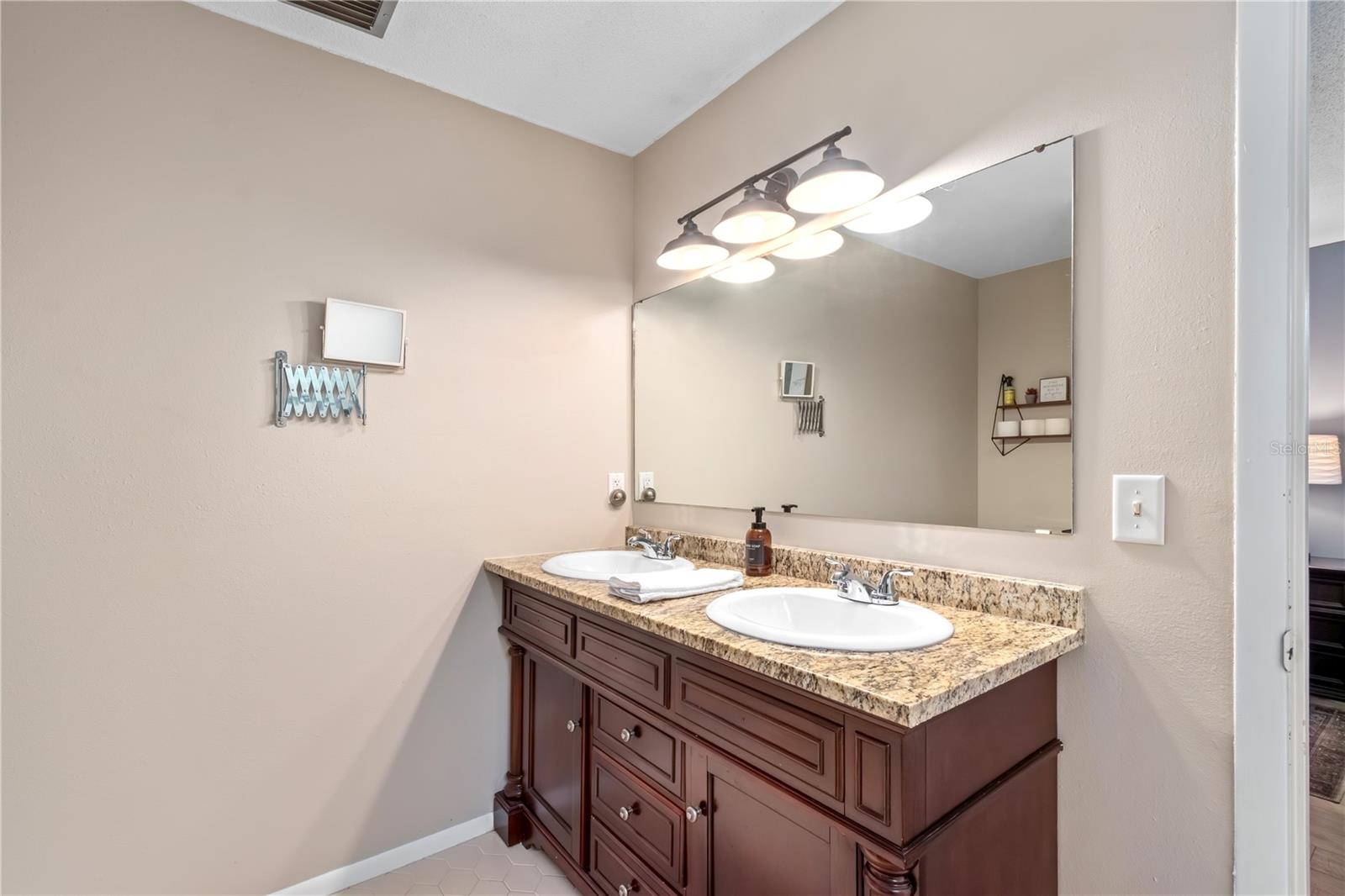 Image 32 of 49 For 2135 8th Street