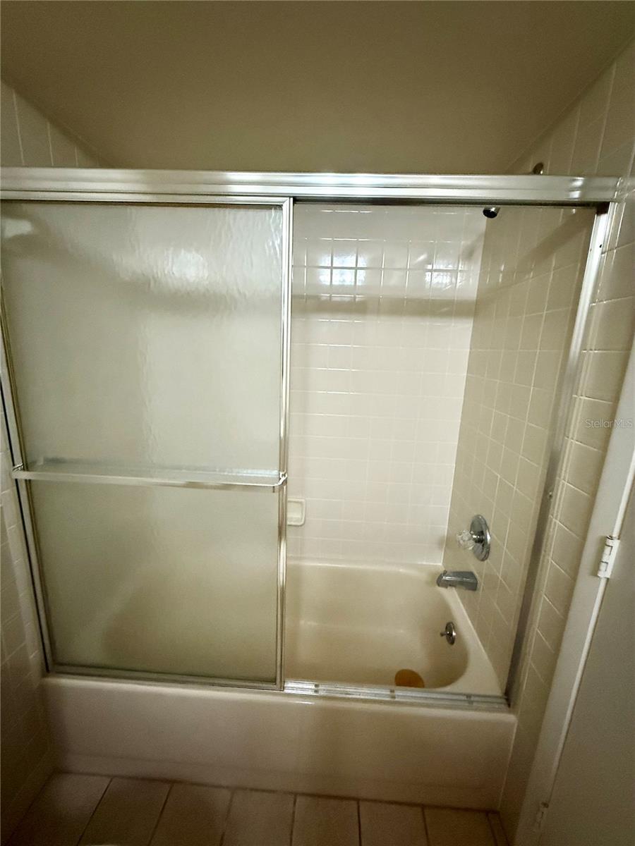 Image 21 of 27 For 10948 83rd Avenue