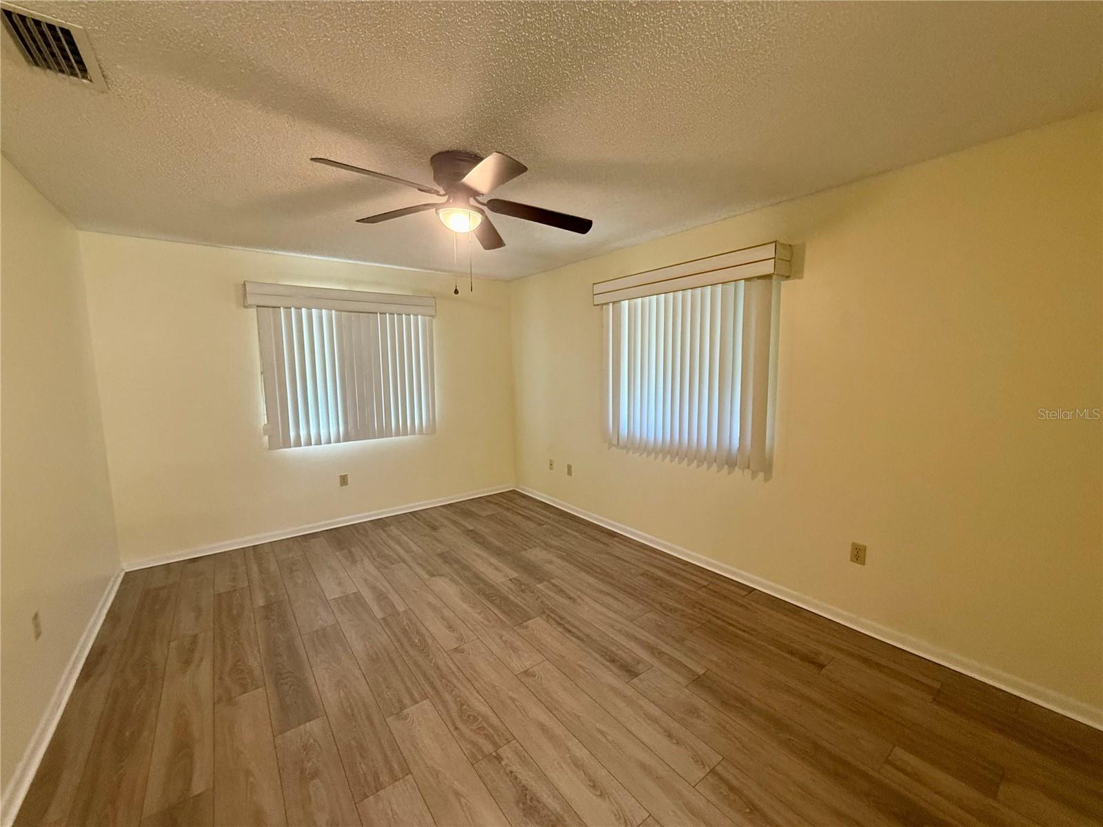Image 5 of 27 For 10948 83rd Avenue
