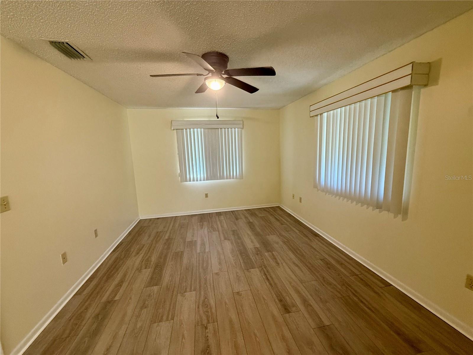 Image 6 of 27 For 10948 83rd Avenue