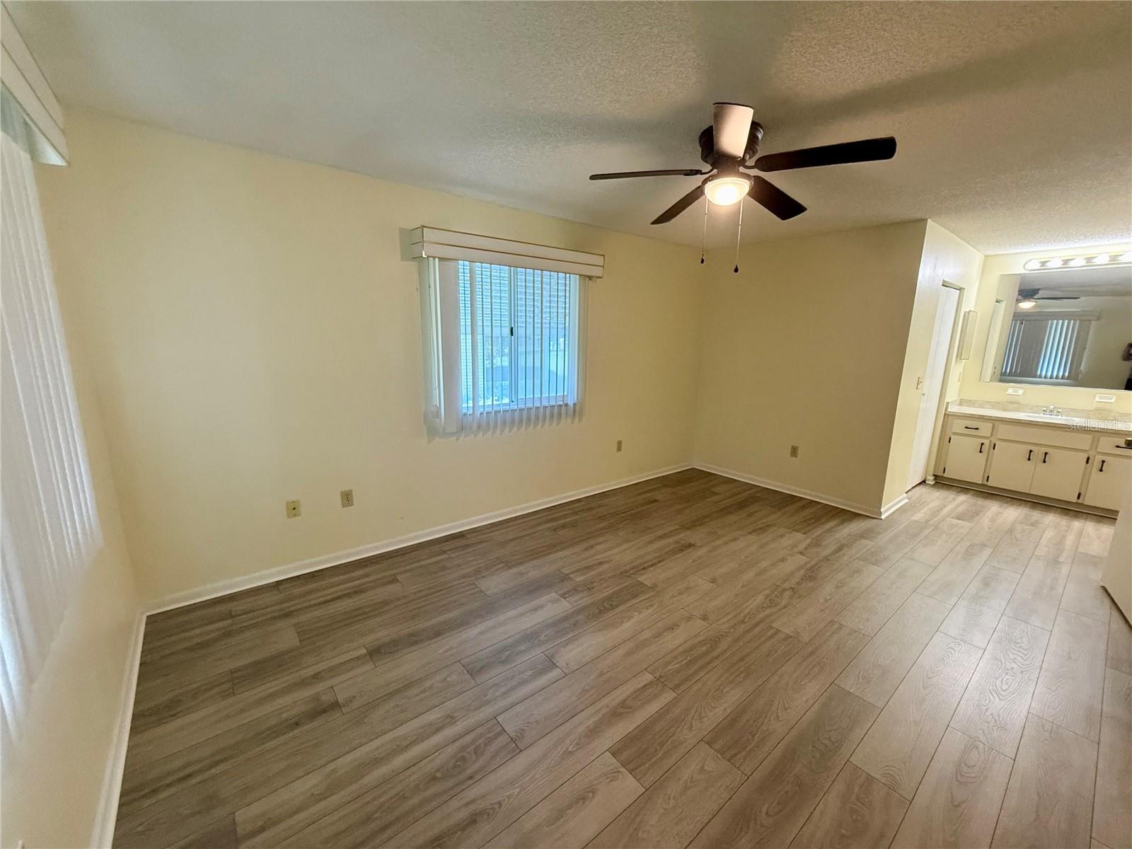 Image 7 of 27 For 10948 83rd Avenue