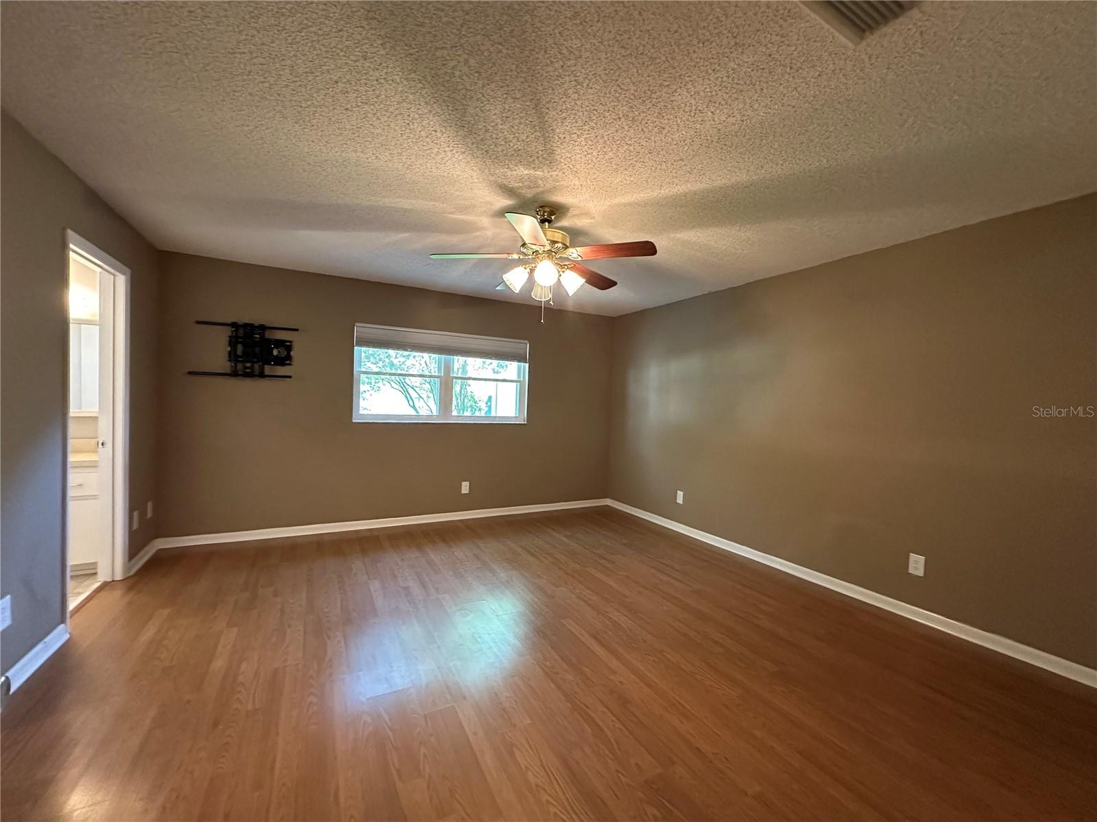 Image 11 of 81 For 9065 82nd Terrace D
