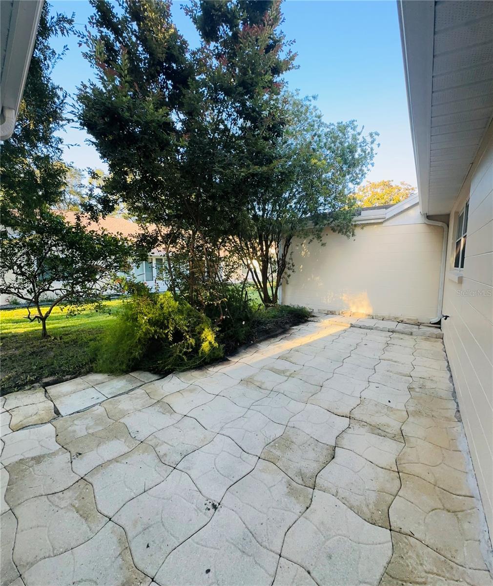 Image 4 of 81 For 9065 82nd Terrace D