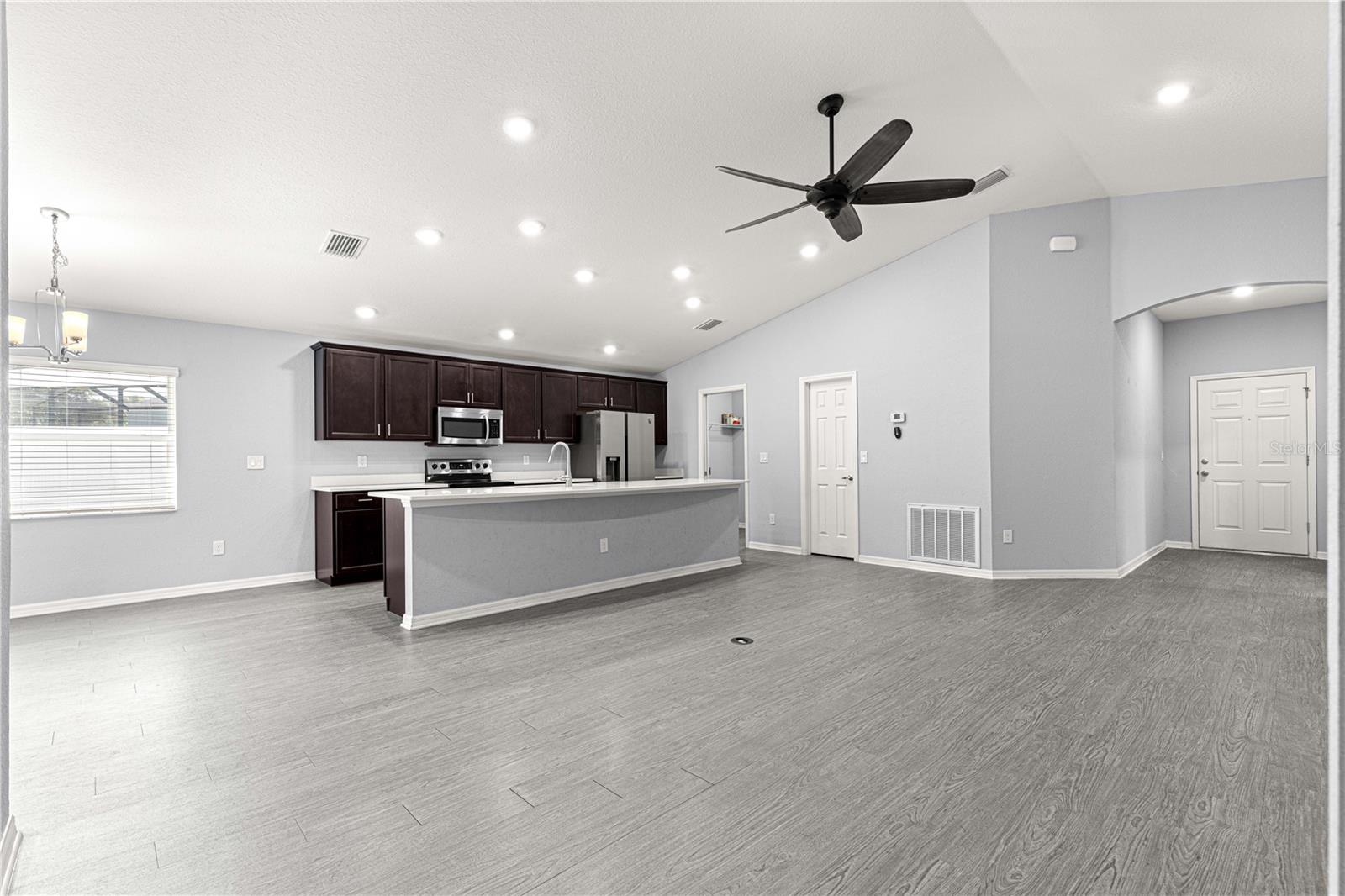 Image 14 of 39 For 8905 51st Avenue