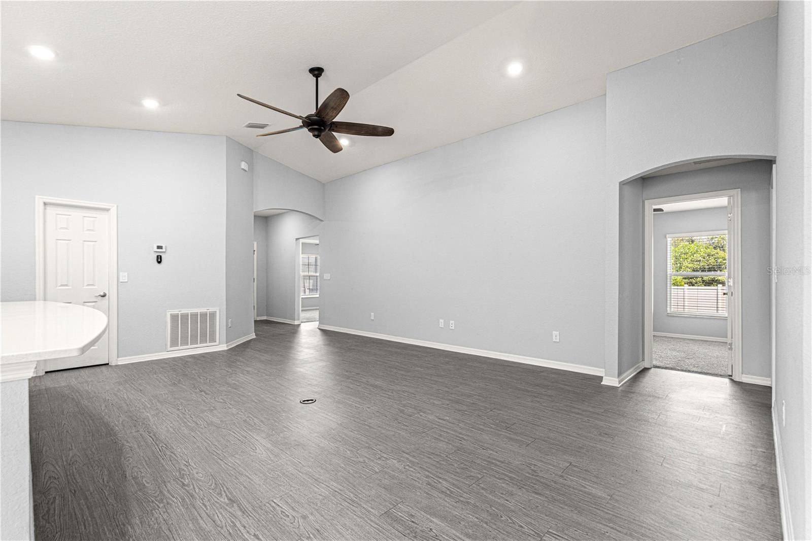 Image 20 of 39 For 8905 51st Avenue