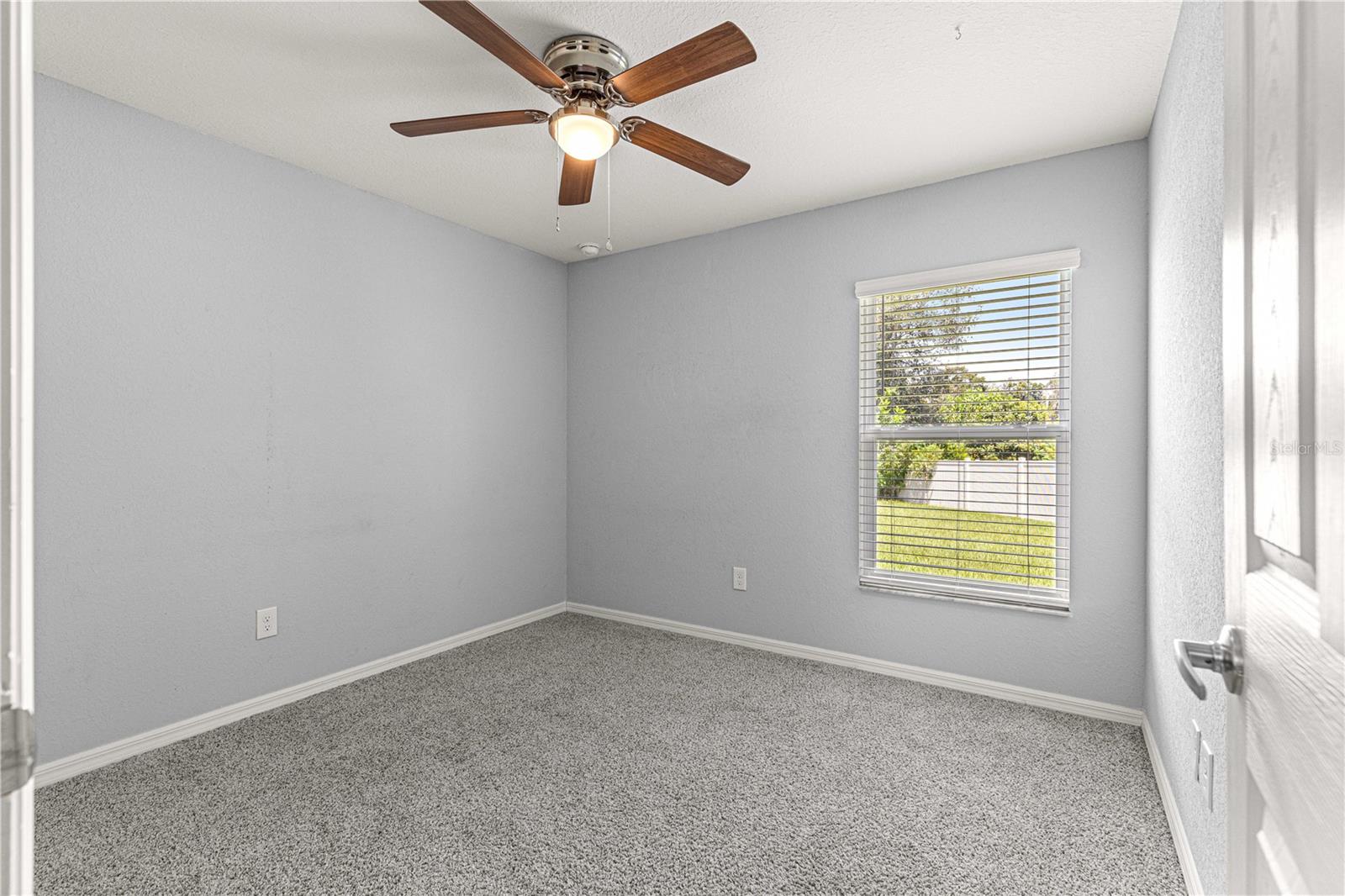 Image 21 of 39 For 8905 51st Avenue