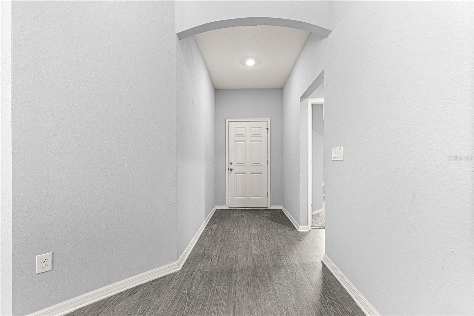 Image 4 of 39 For 8905 51st Avenue