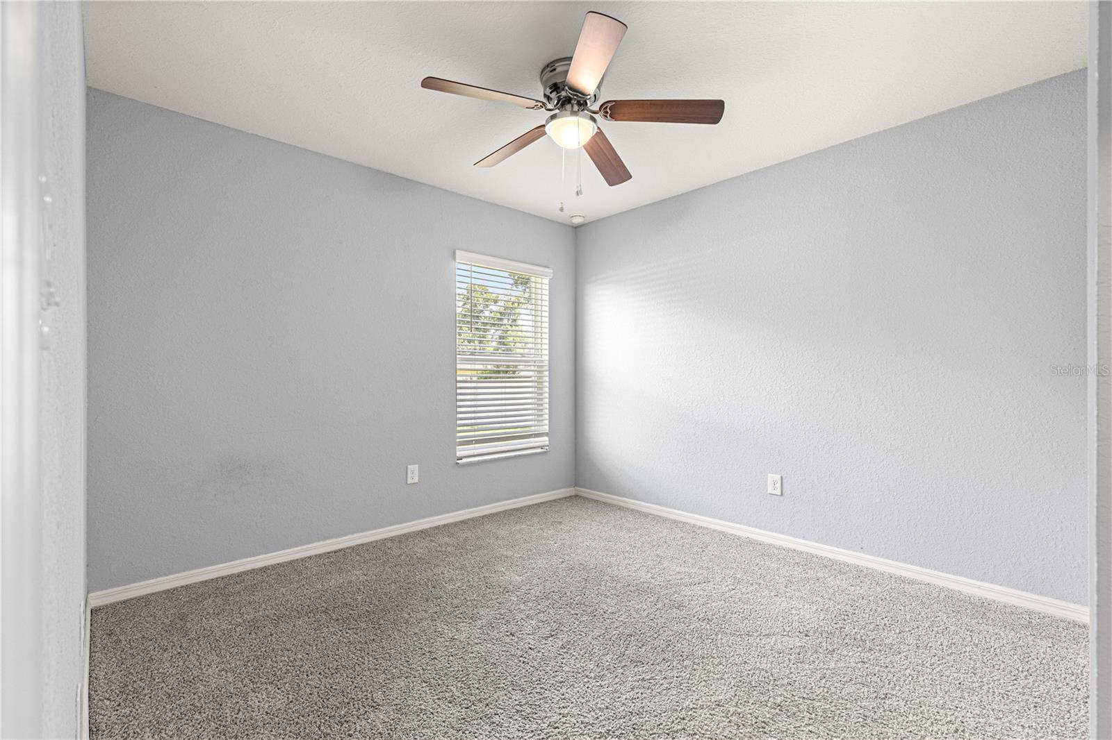 Image 8 of 39 For 8905 51st Avenue