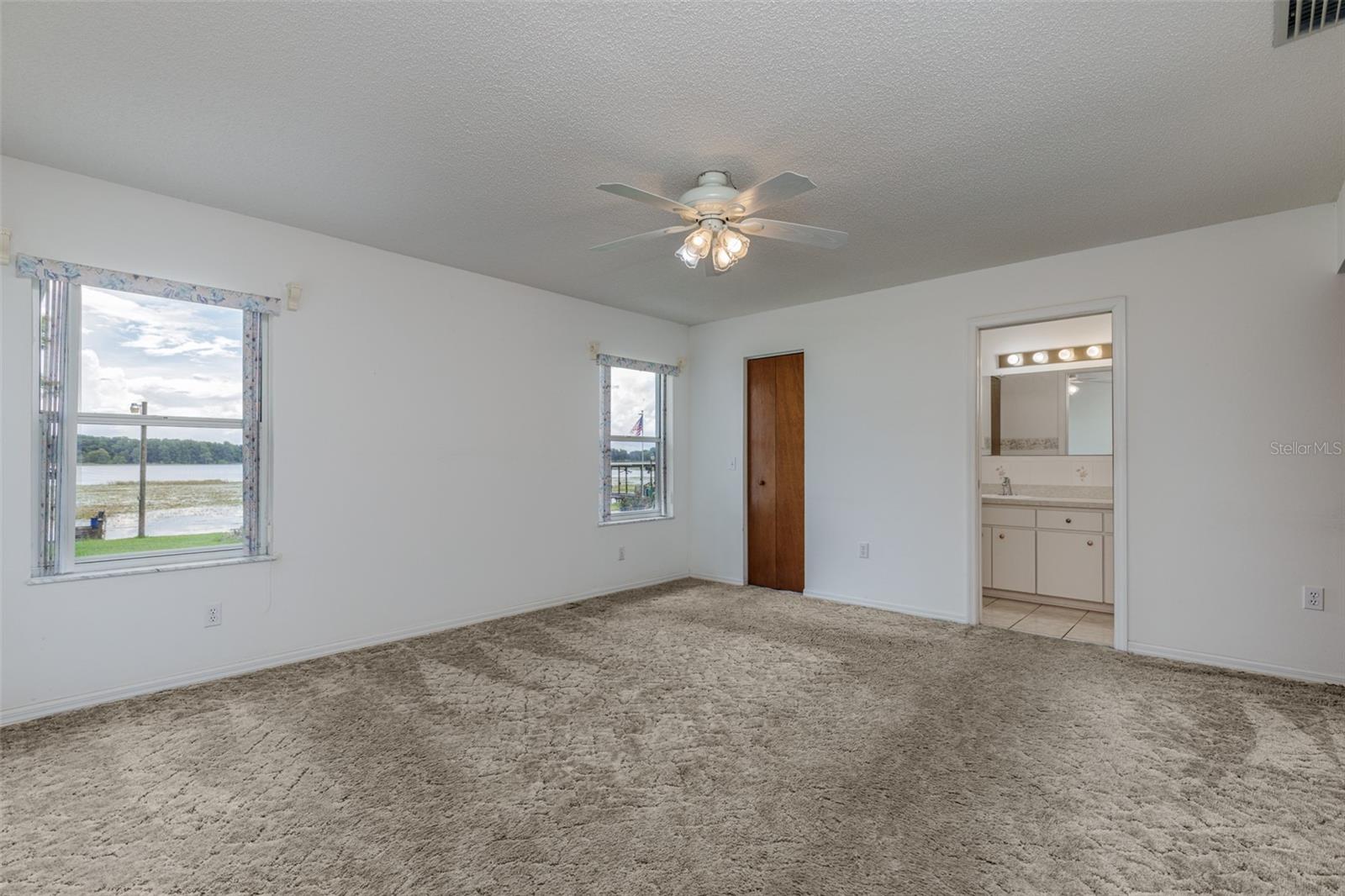 Image 10 of 50 For 2453 Lakefront Drive