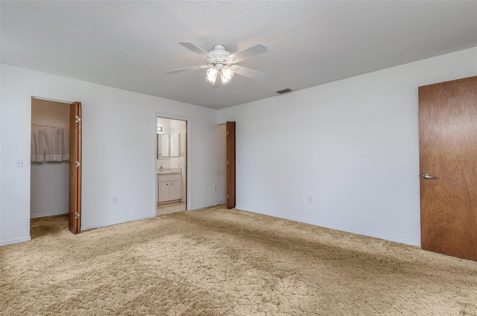 Image 11 of 50 For 2453 Lakefront Drive