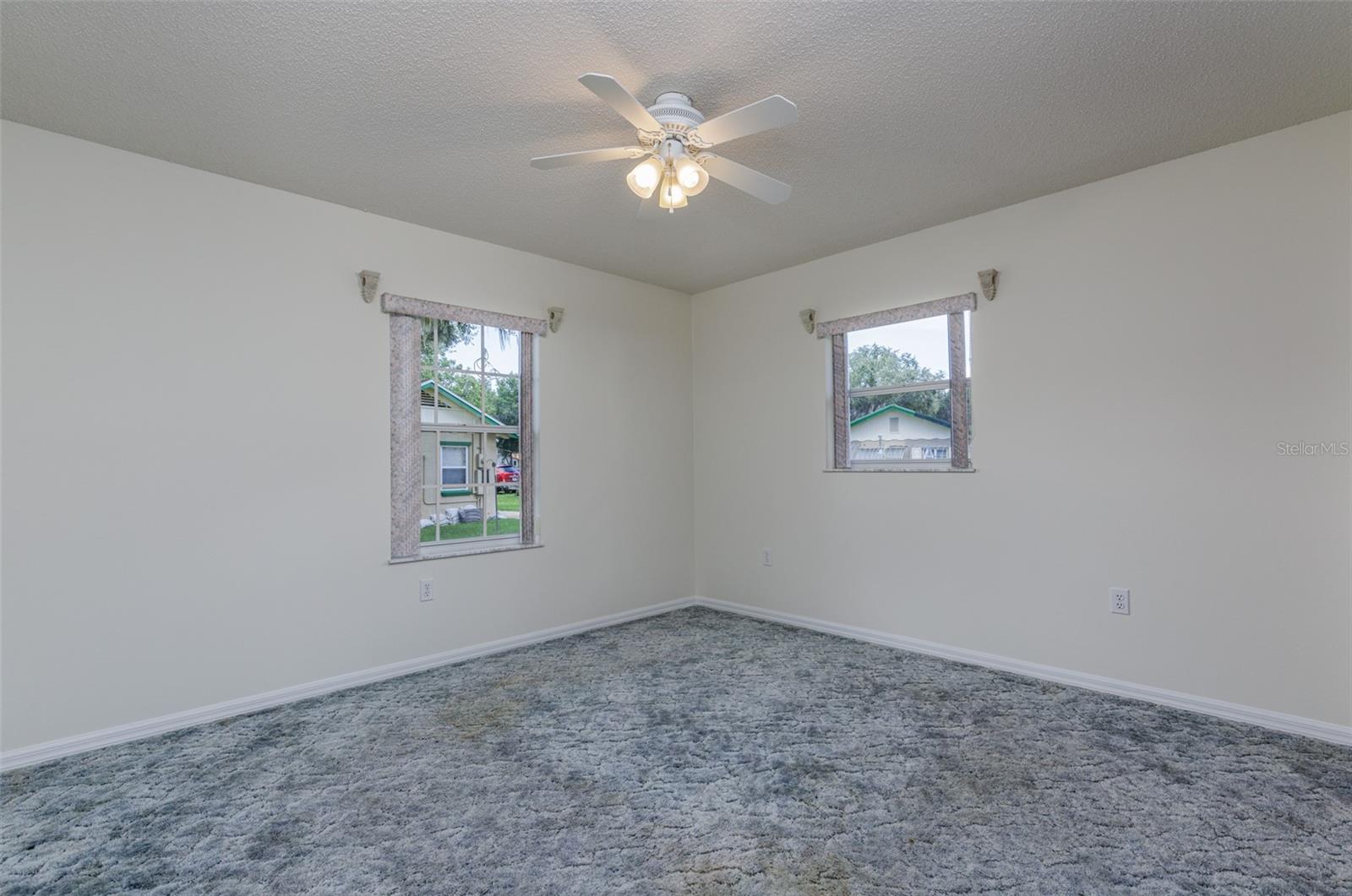 Image 17 of 50 For 2453 Lakefront Drive