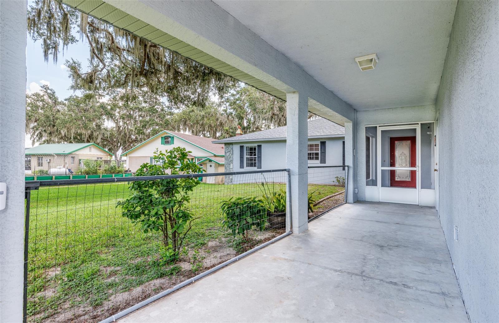 Image 3 of 50 For 2453 Lakefront Drive