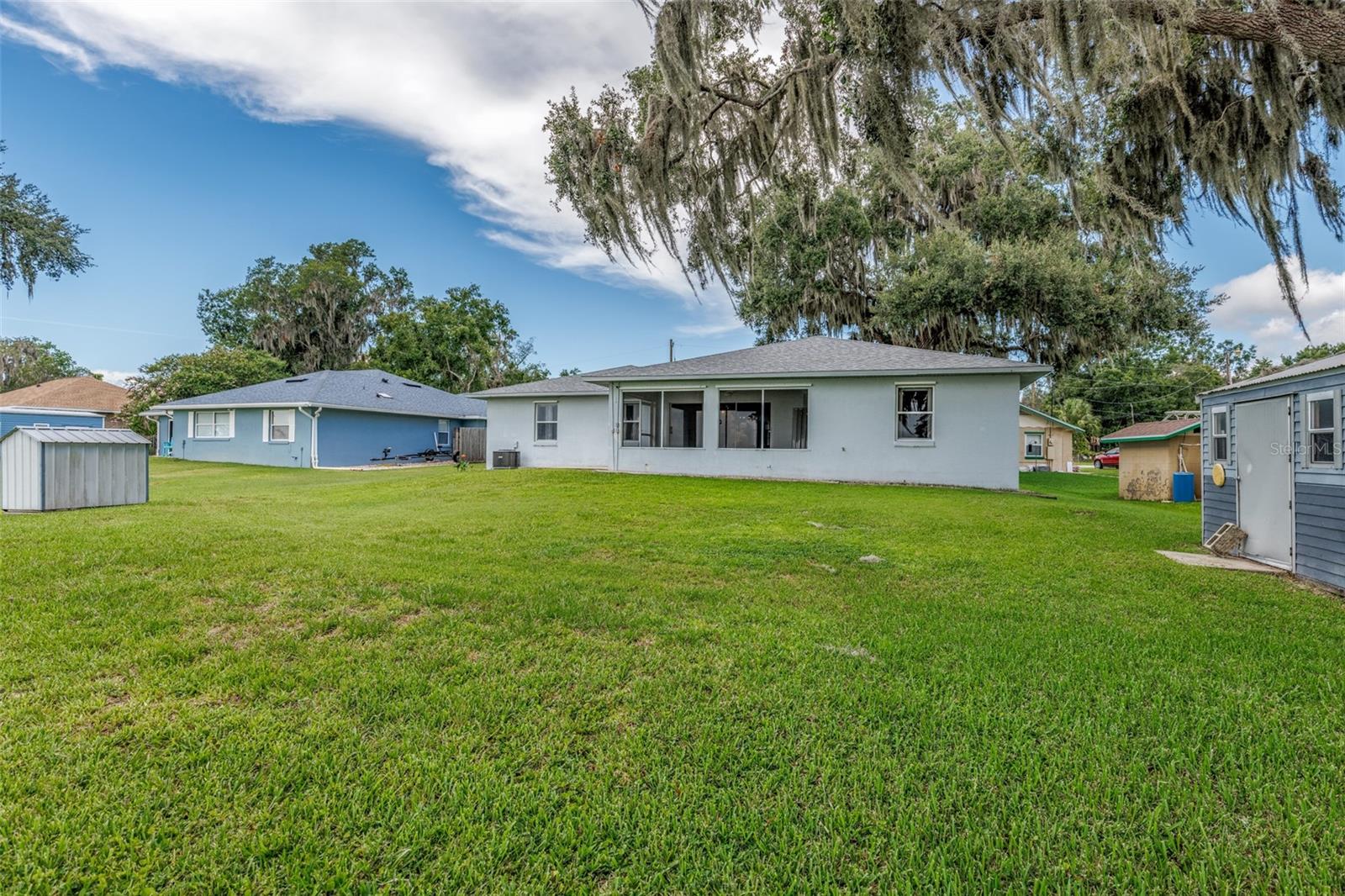 Image 31 of 50 For 2453 Lakefront Drive