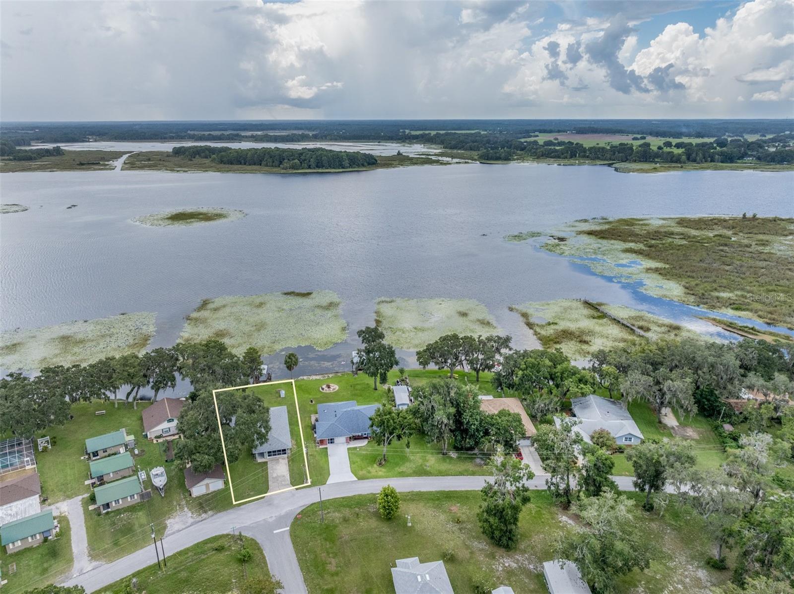Image 41 of 50 For 2453 Lakefront Drive