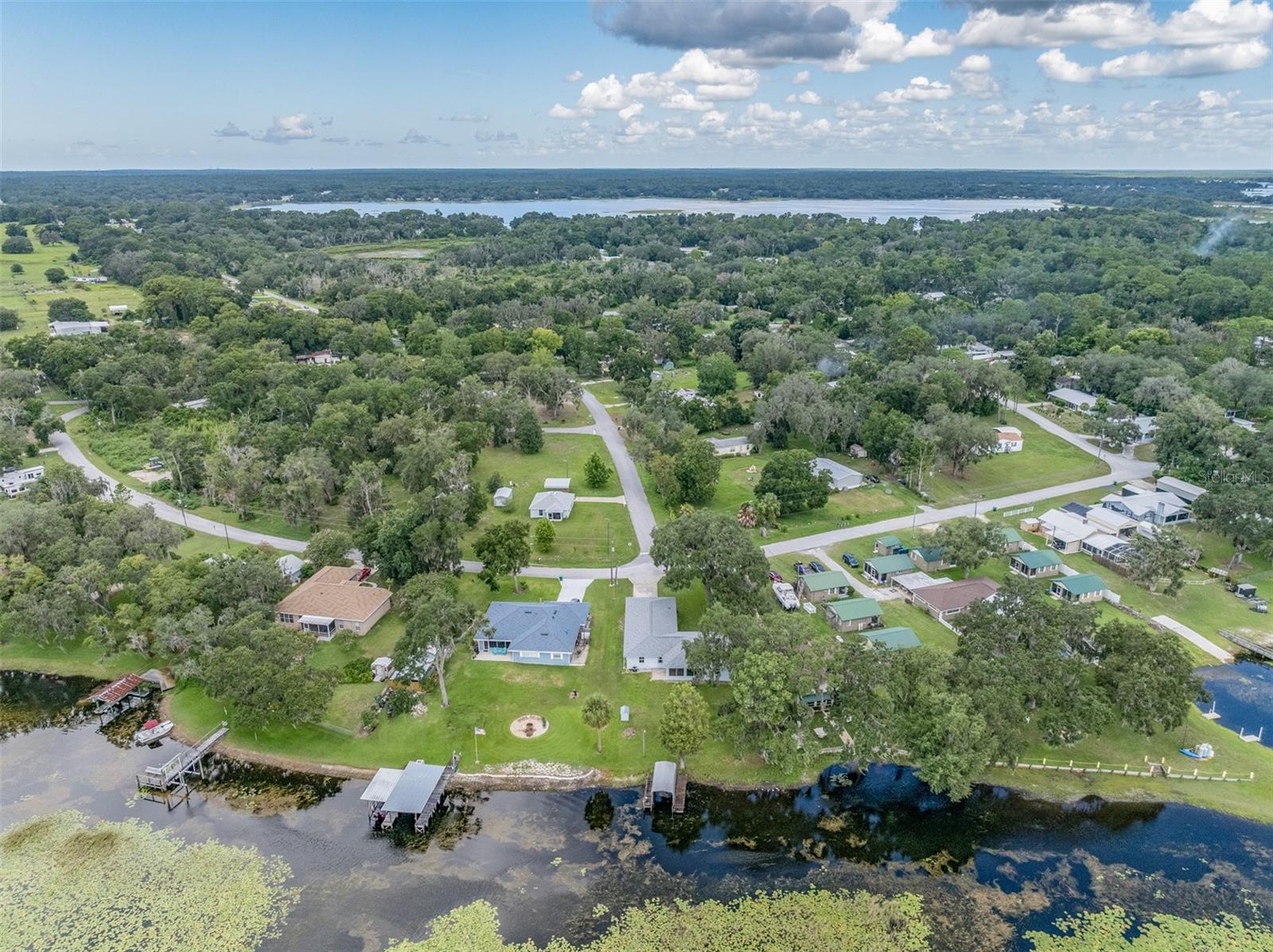 Image 42 of 50 For 2453 Lakefront Drive