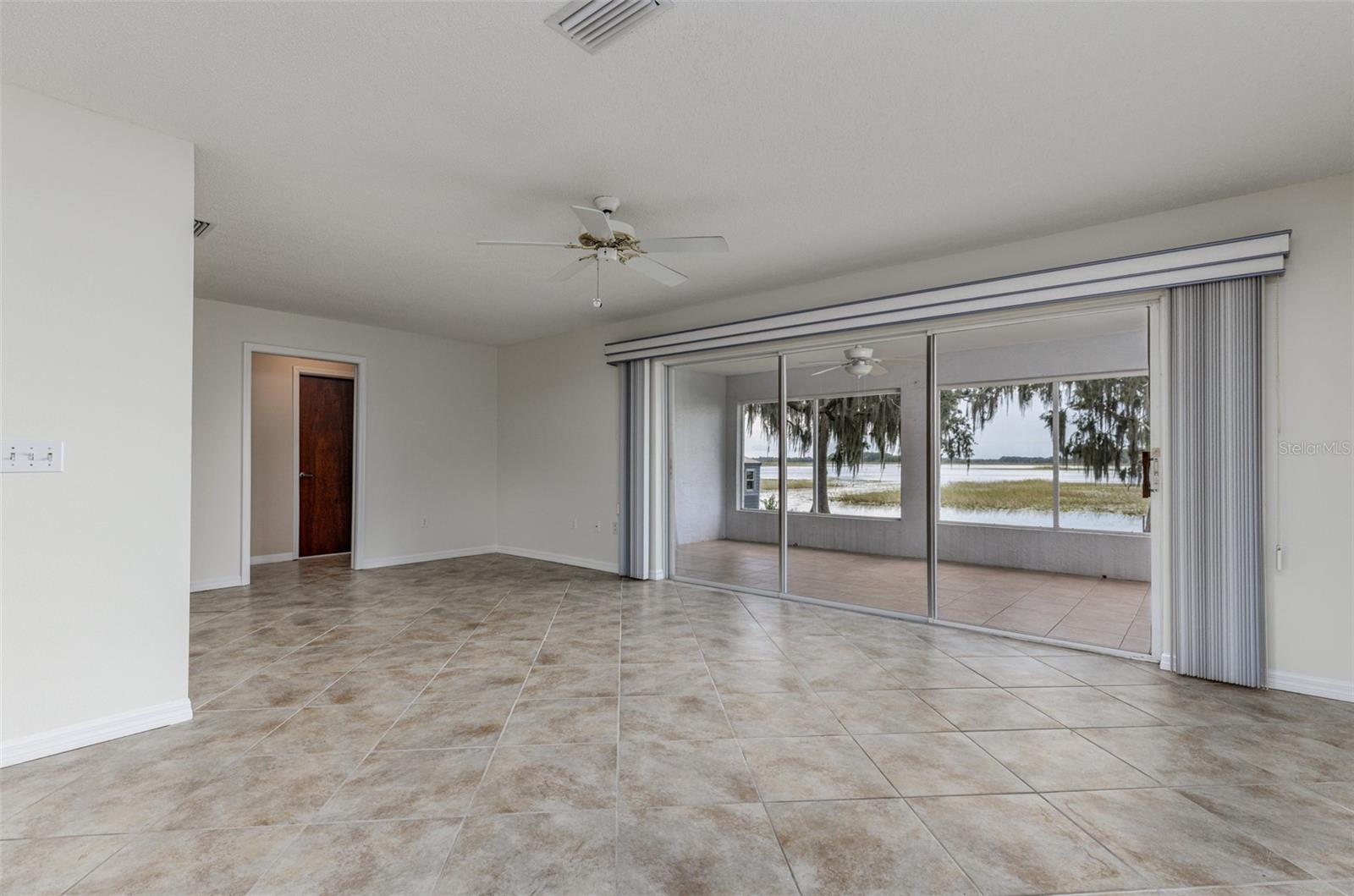 Image 8 of 50 For 2453 Lakefront Drive