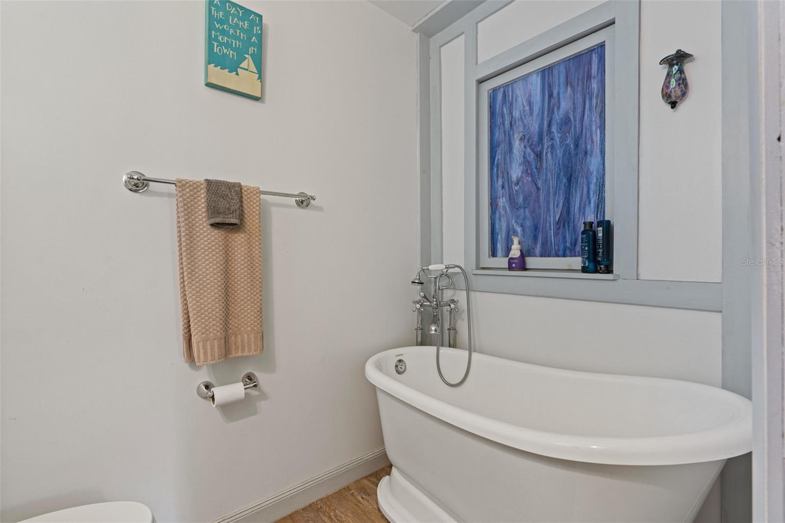 Image 31 of 44 For 8460 Magnolia Street