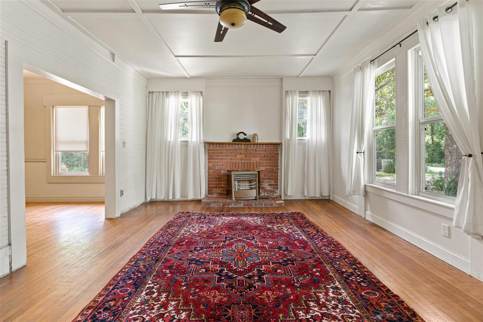 Image 9 of 44 For 8460 Magnolia Street