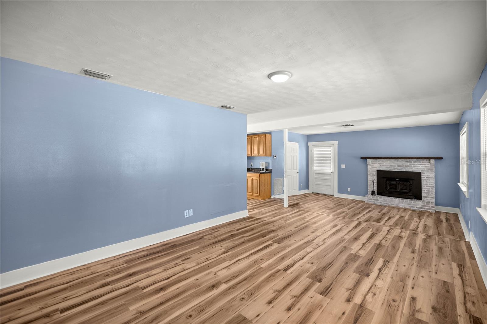 Image 6 of 32 For 3708 25th Avenue