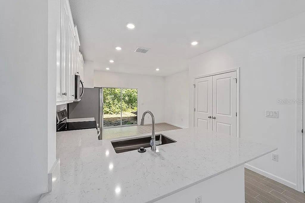 Image 10 of 19 For 3409 Sw 34th Avenue Cir Unit 8