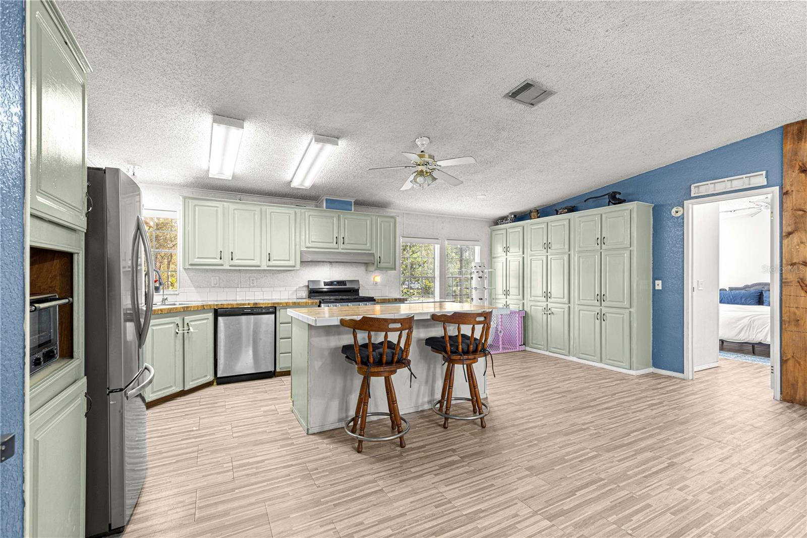 Image 12 of 47 For 16410 119th Street
