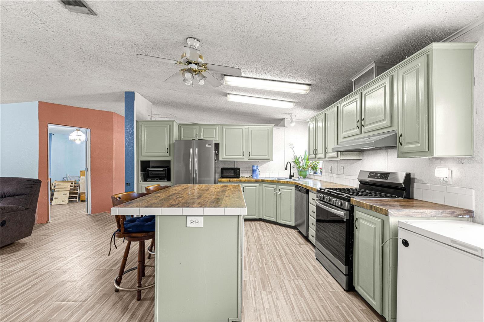 Image 15 of 47 For 16410 119th Street
