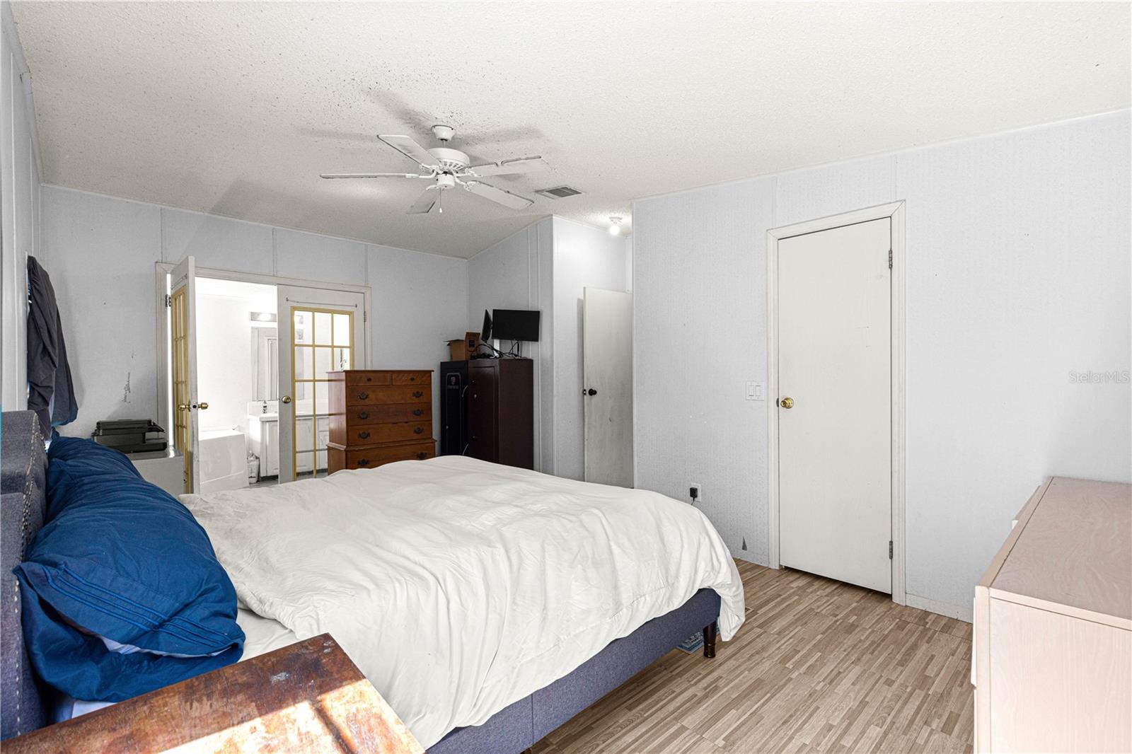 Image 21 of 47 For 16410 119th Street