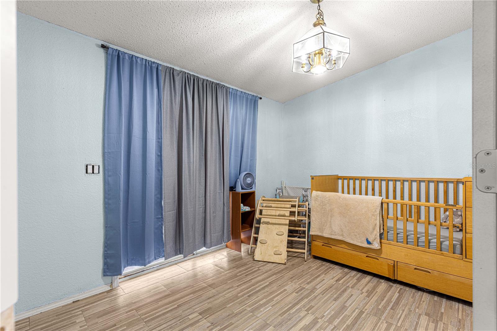 Image 28 of 47 For 16410 119th Street