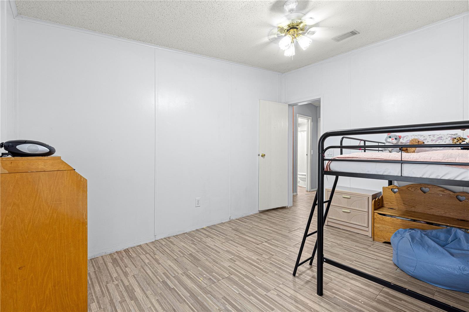 Image 31 of 47 For 16410 119th Street