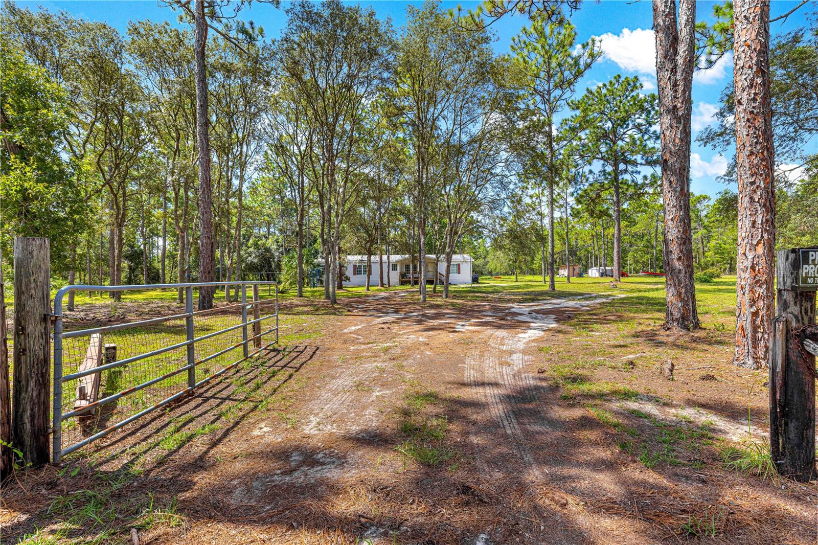 Image 4 of 47 For 16410 119th Street