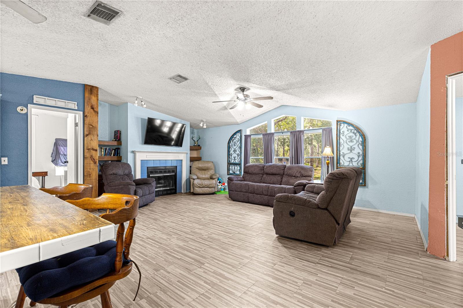 Image 8 of 47 For 16410 119th Street