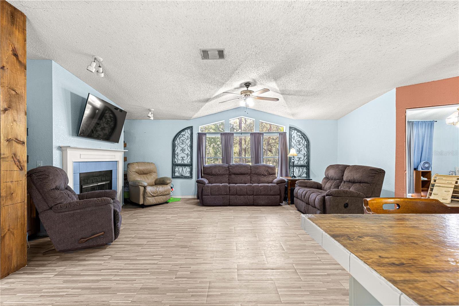 Image 9 of 47 For 16410 119th Street