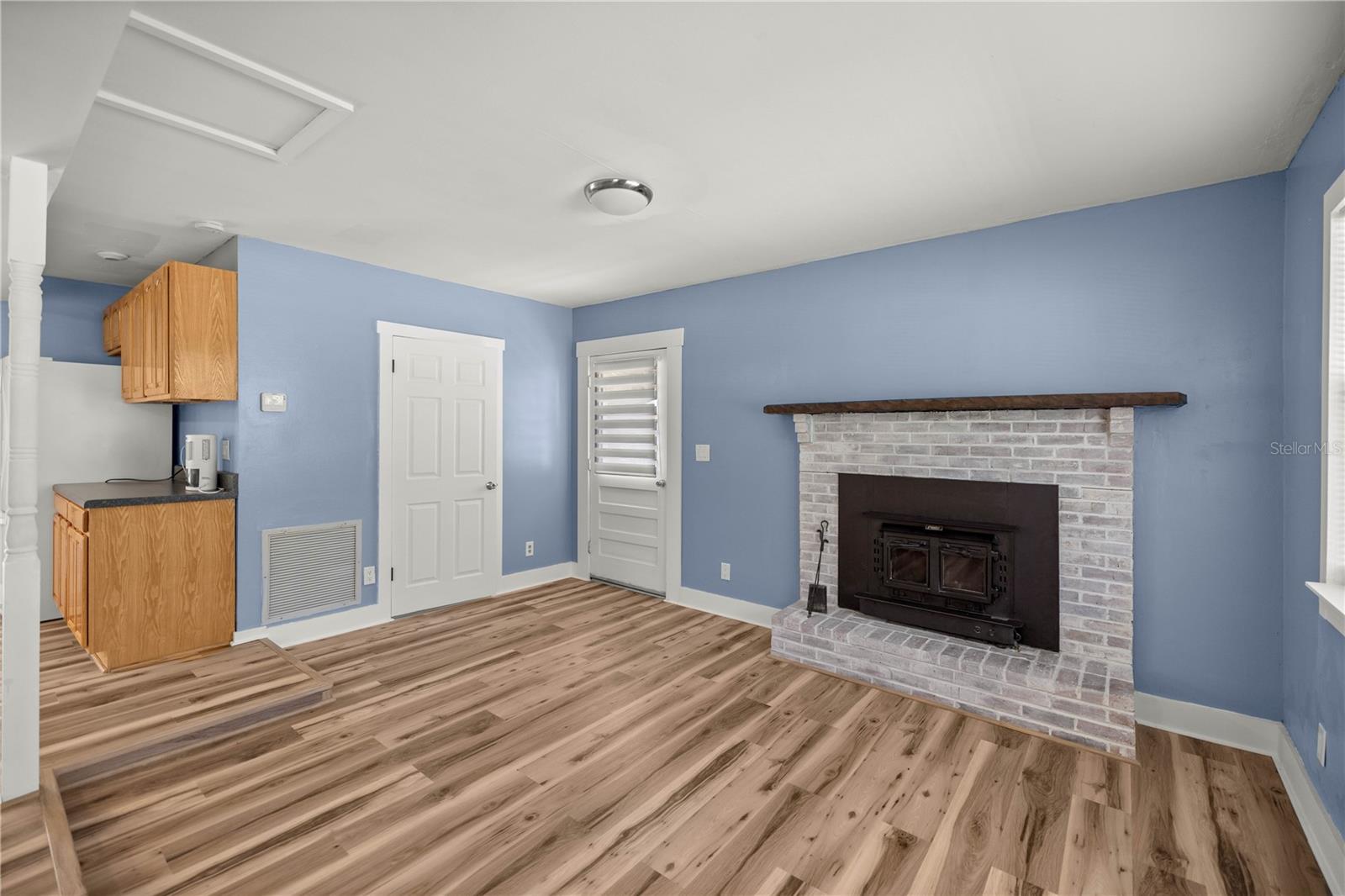 Image 8 of 32 For 3708 25th Avenue
