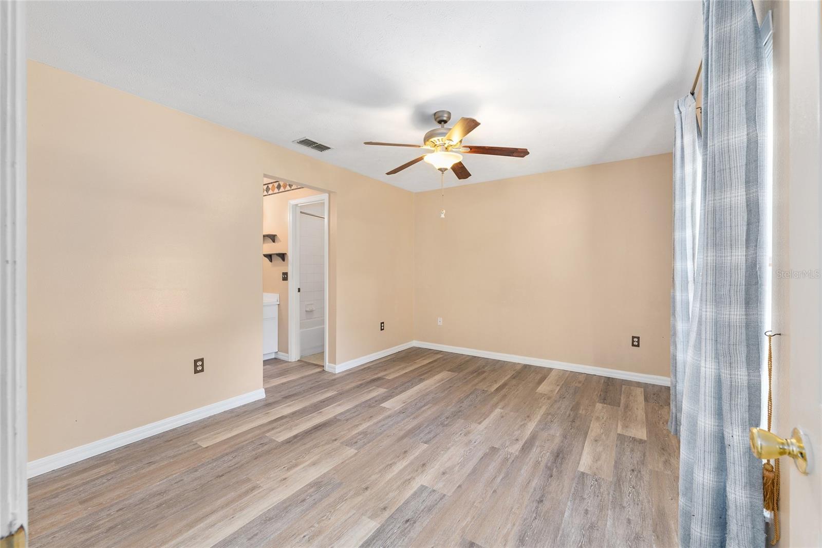 Image 7 of 13 For 5484 63rd Place