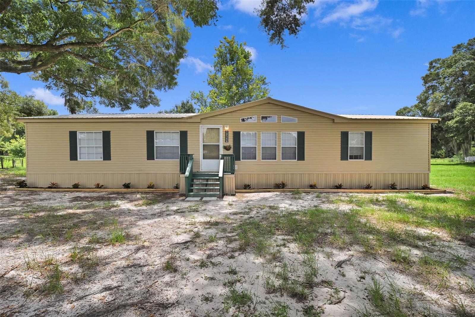 Image 11 of 33 For 18546 5th Terrace Road