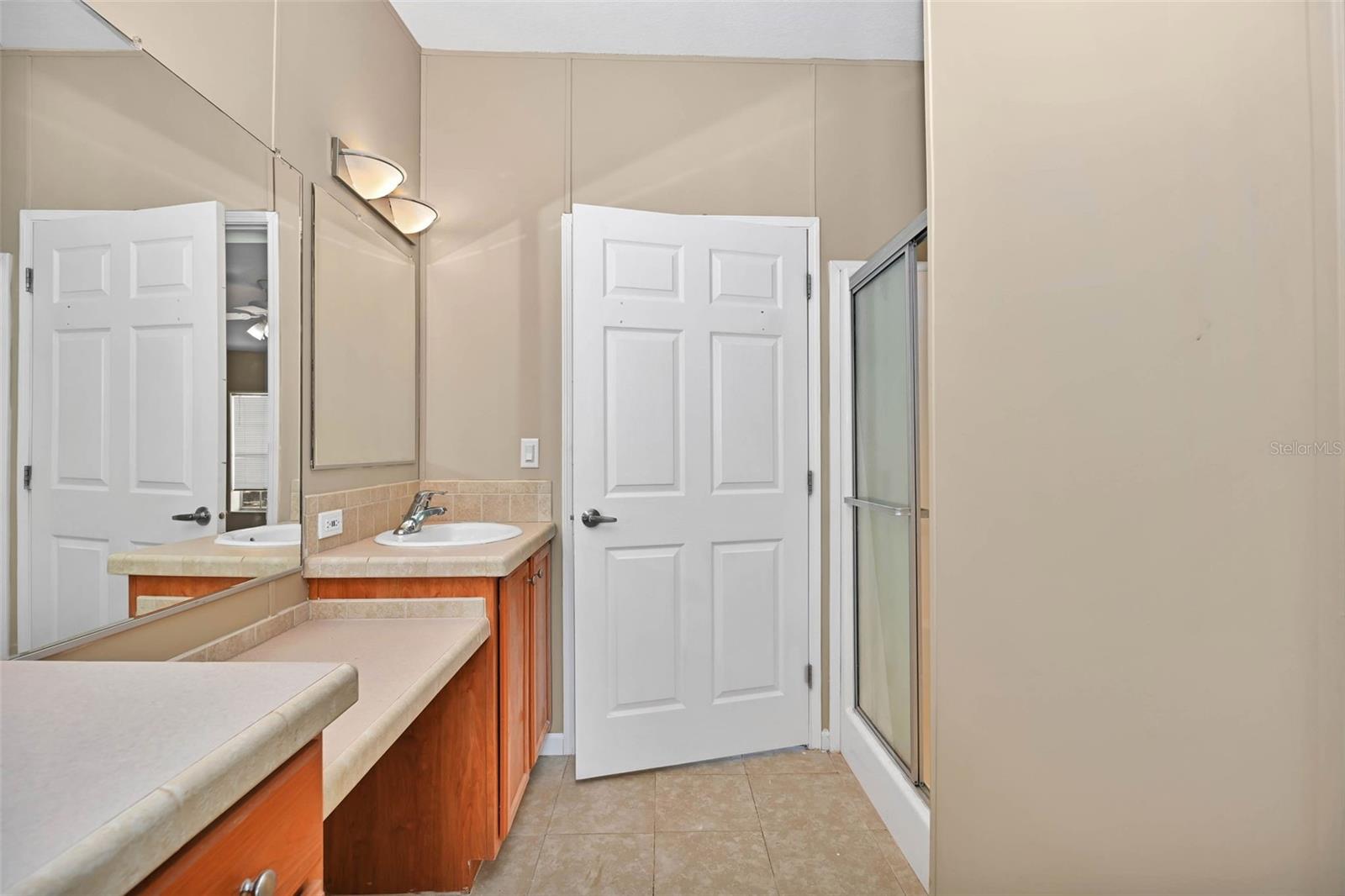Image 13 of 33 For 18546 5th Terrace Road